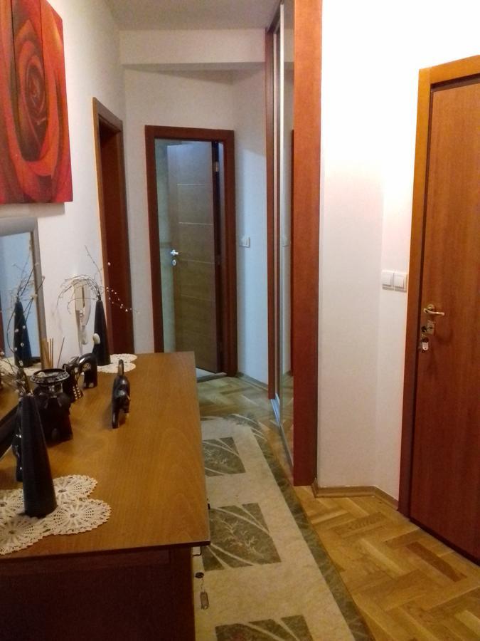 Aleksandra Becici  Bagian luar foto
